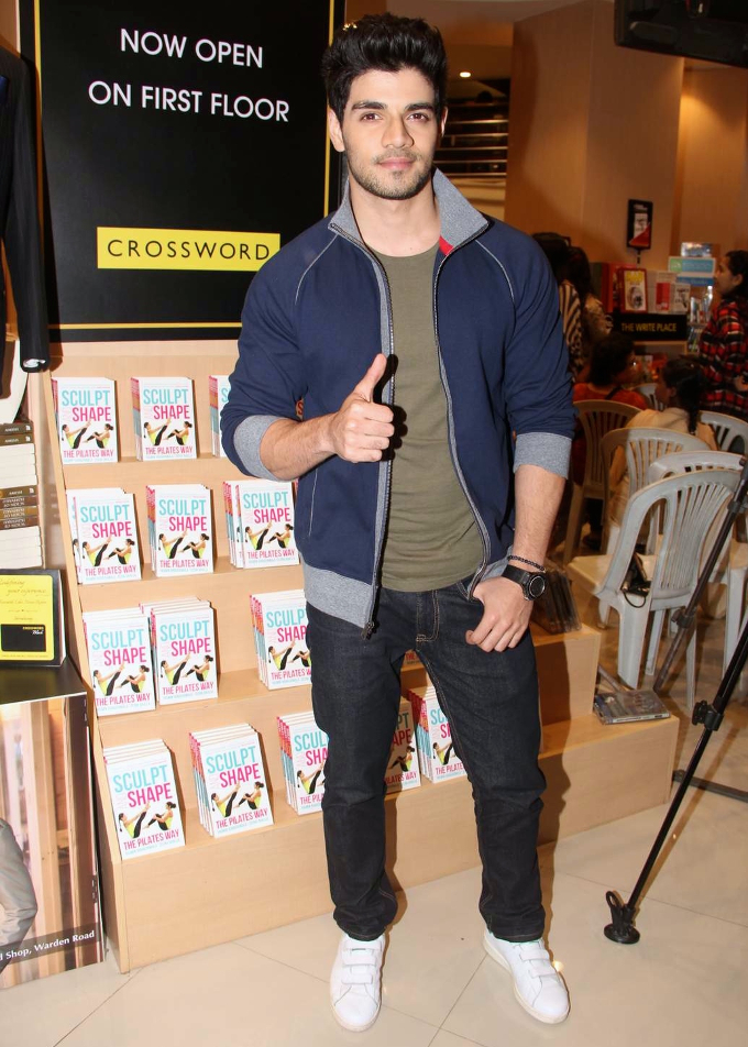 Sooraj Pancholi Latest Hair Style Wallpapers Pictures - HD Wallpaper 