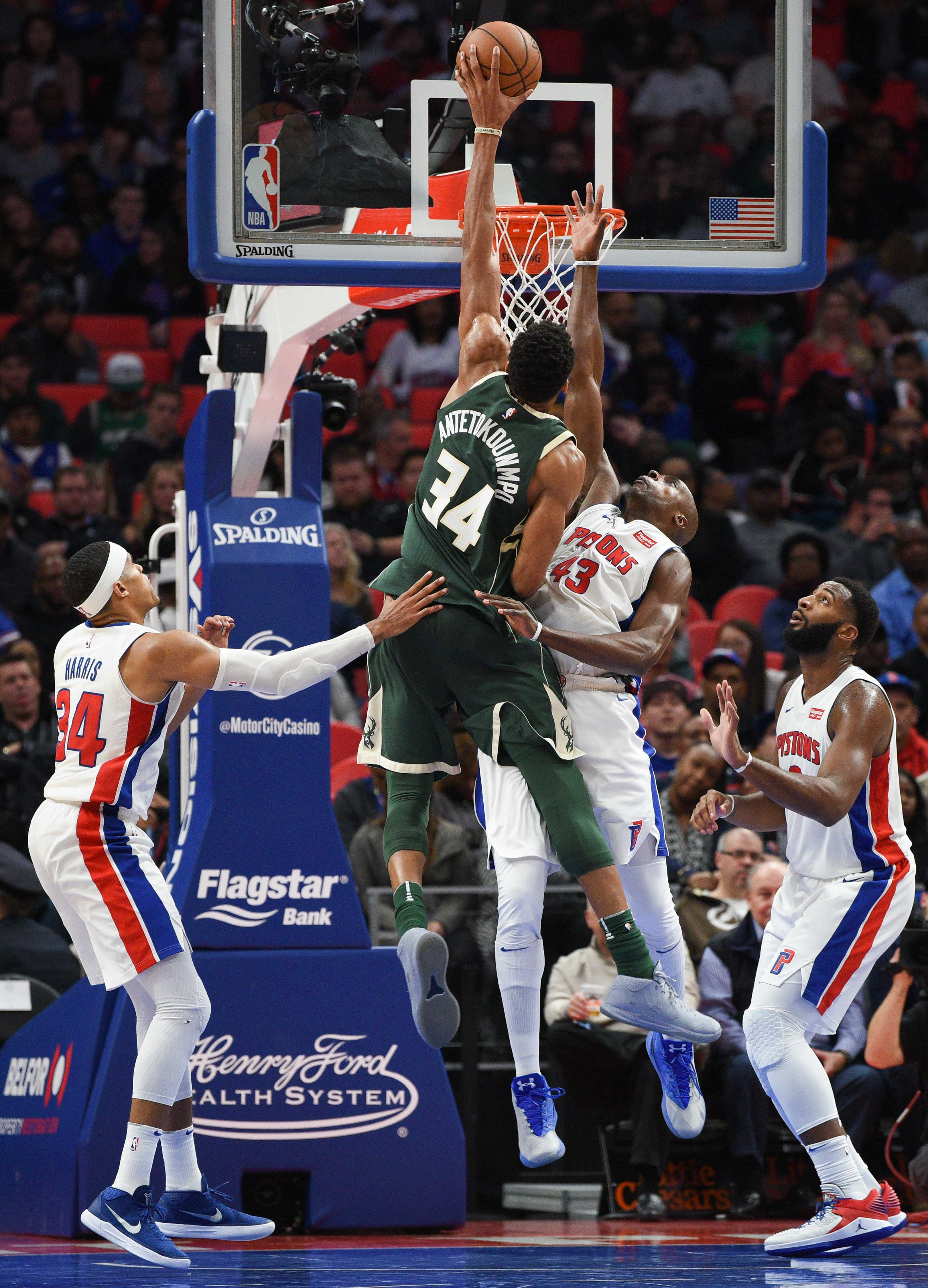 Giannis Antetokounmpo Poster Dunk - HD Wallpaper 