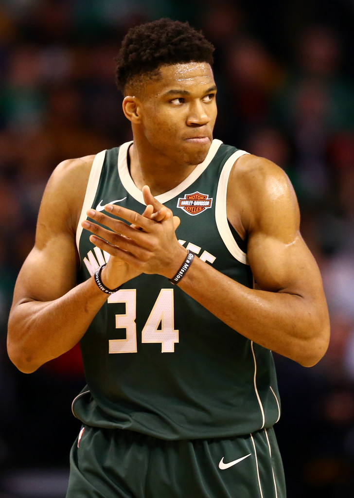 Giannis Antetokounmpo - Giannis Antetokounmpo 2018 Wallpaper Hd - HD Wallpaper 