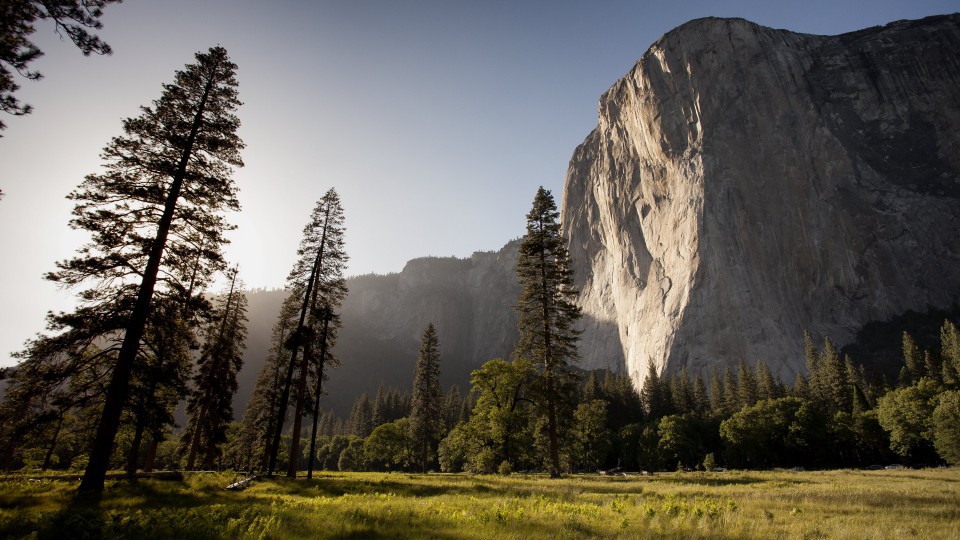 El Capitan, Yosemite Valley, In The Sunset Light Ultra - Free Solo Climbing Movie - HD Wallpaper 