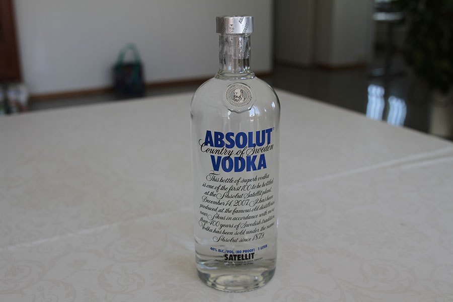 Glass Bottle - HD Wallpaper 