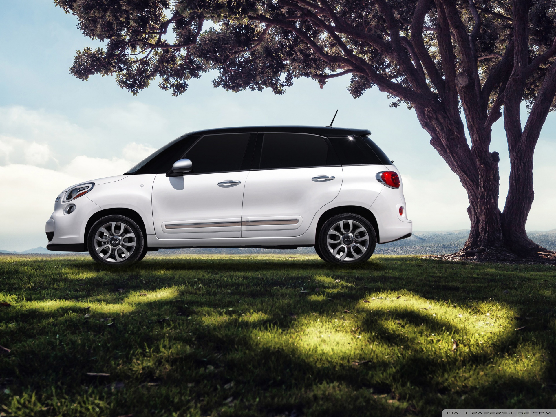 Fiat 500l - HD Wallpaper 