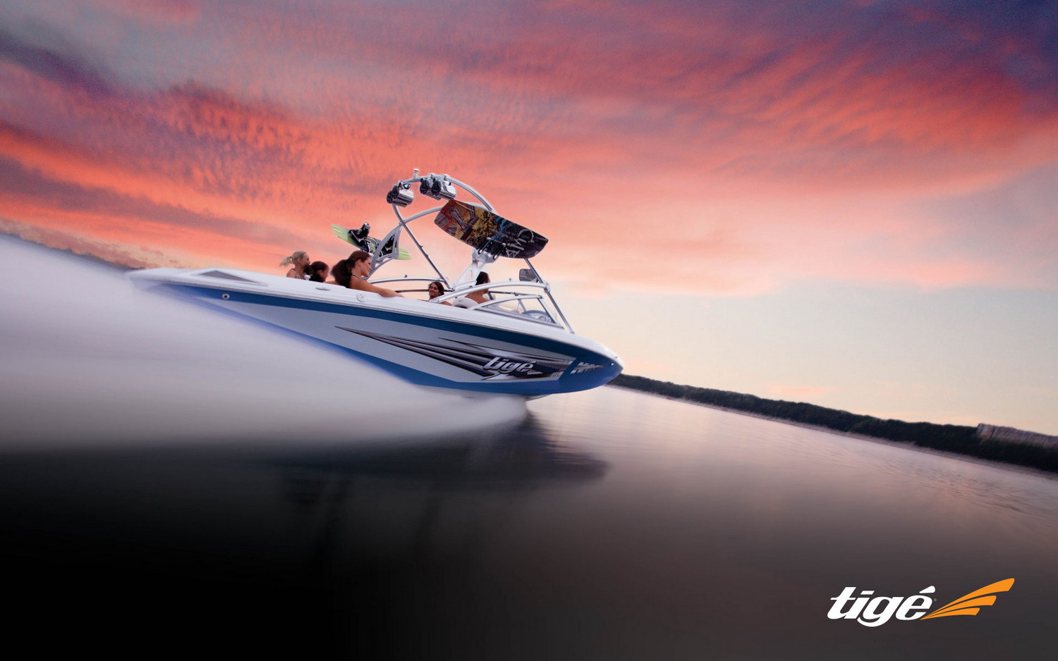 Tige Boat Wallpaper - Personal Water Craft - HD Wallpaper 