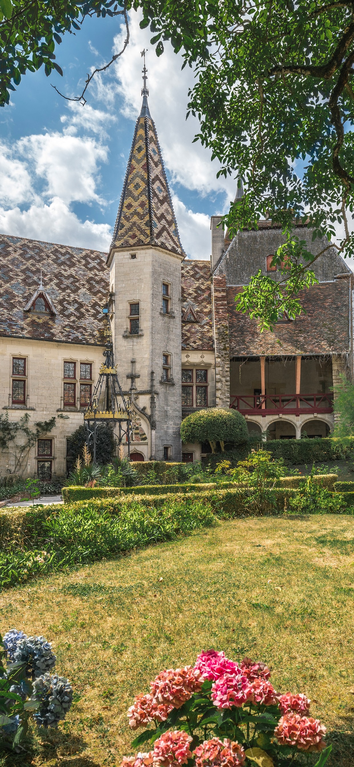 Château De La Rochepot - HD Wallpaper 