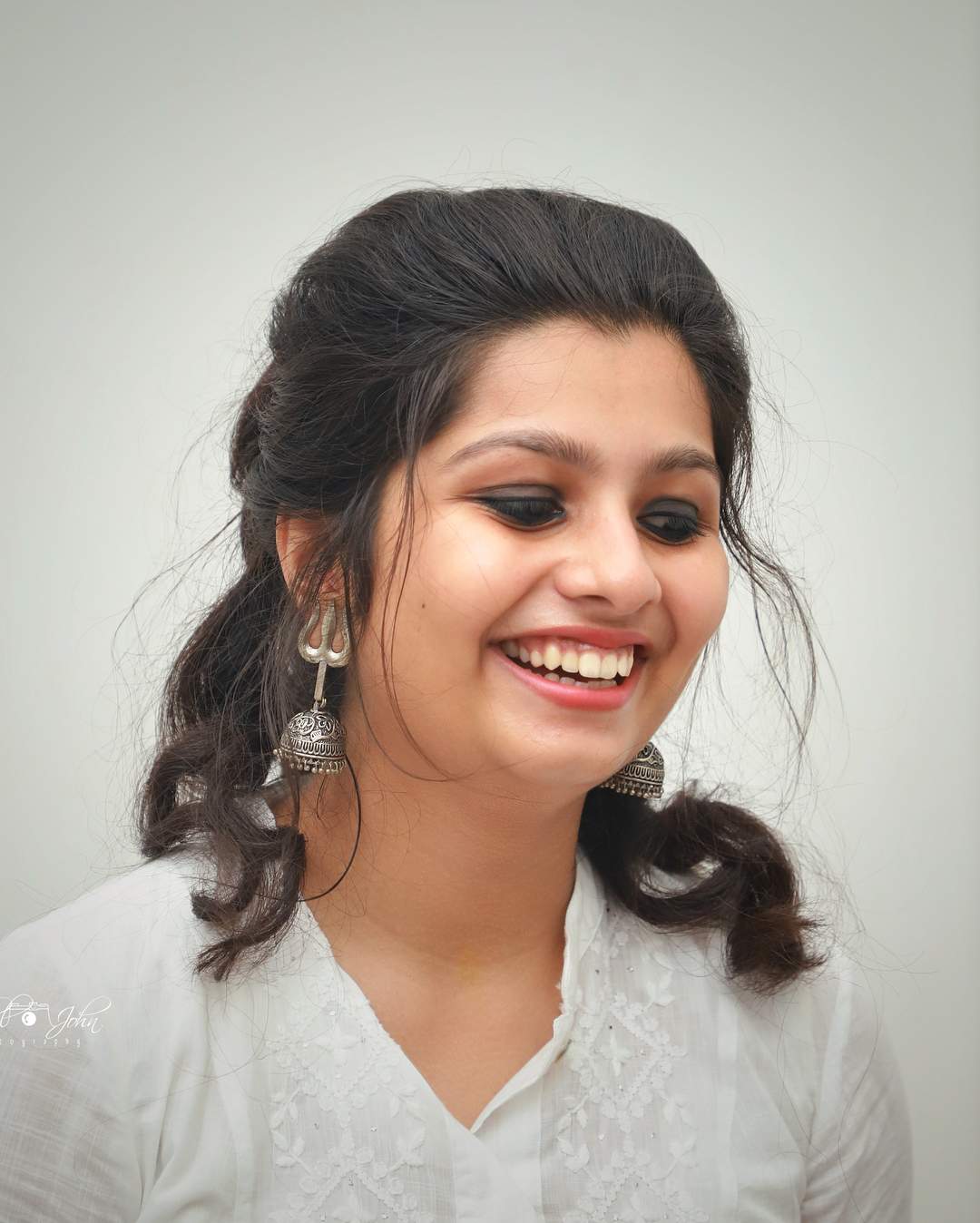 Niranjana Anoop Hd Photos - Girl - HD Wallpaper 