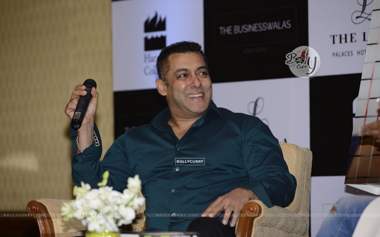 Salman Khan Launches Sania Mirza S Book Ace Against - Event - HD Wallpaper 