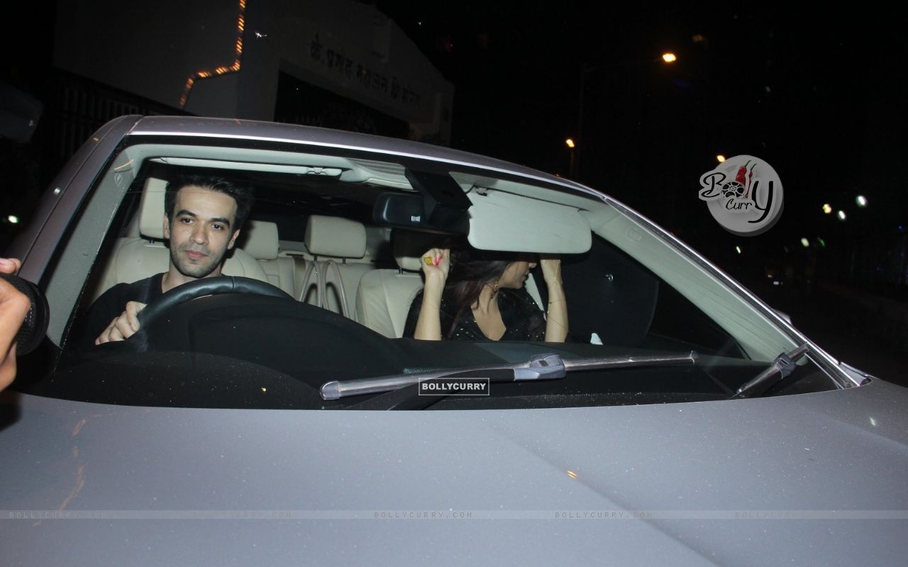 Punit Malhotra At Sania Mirza S Birthday Bash Size - Night - HD Wallpaper 