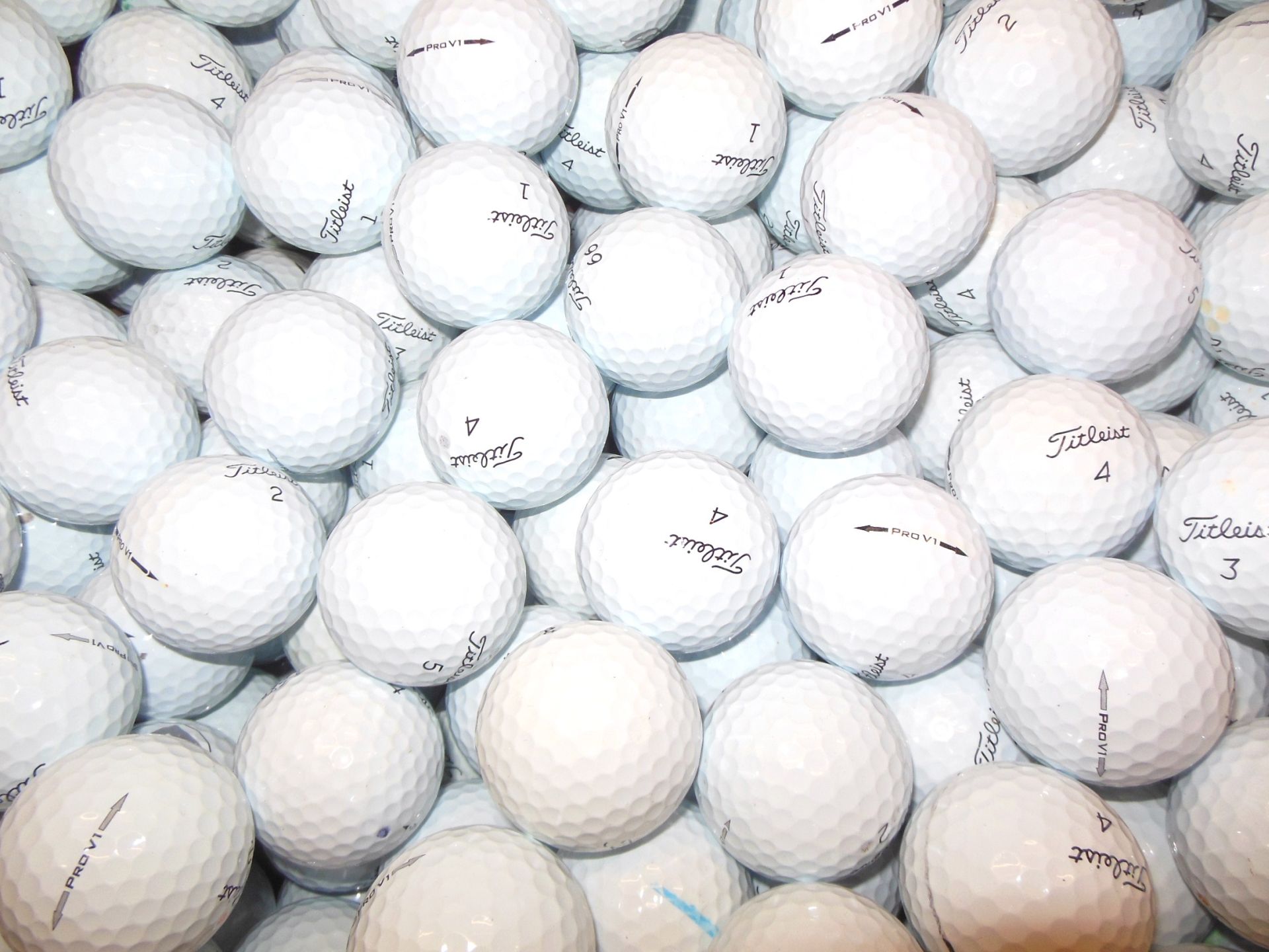 Titleist Pro V1 Lake Balls - HD Wallpaper 