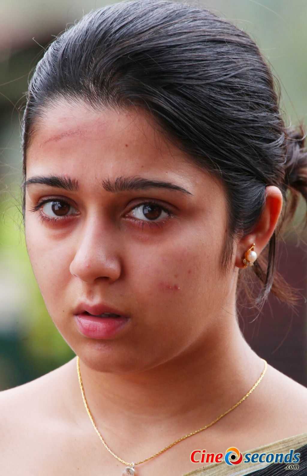 Charmi Kaur Close Up - HD Wallpaper 