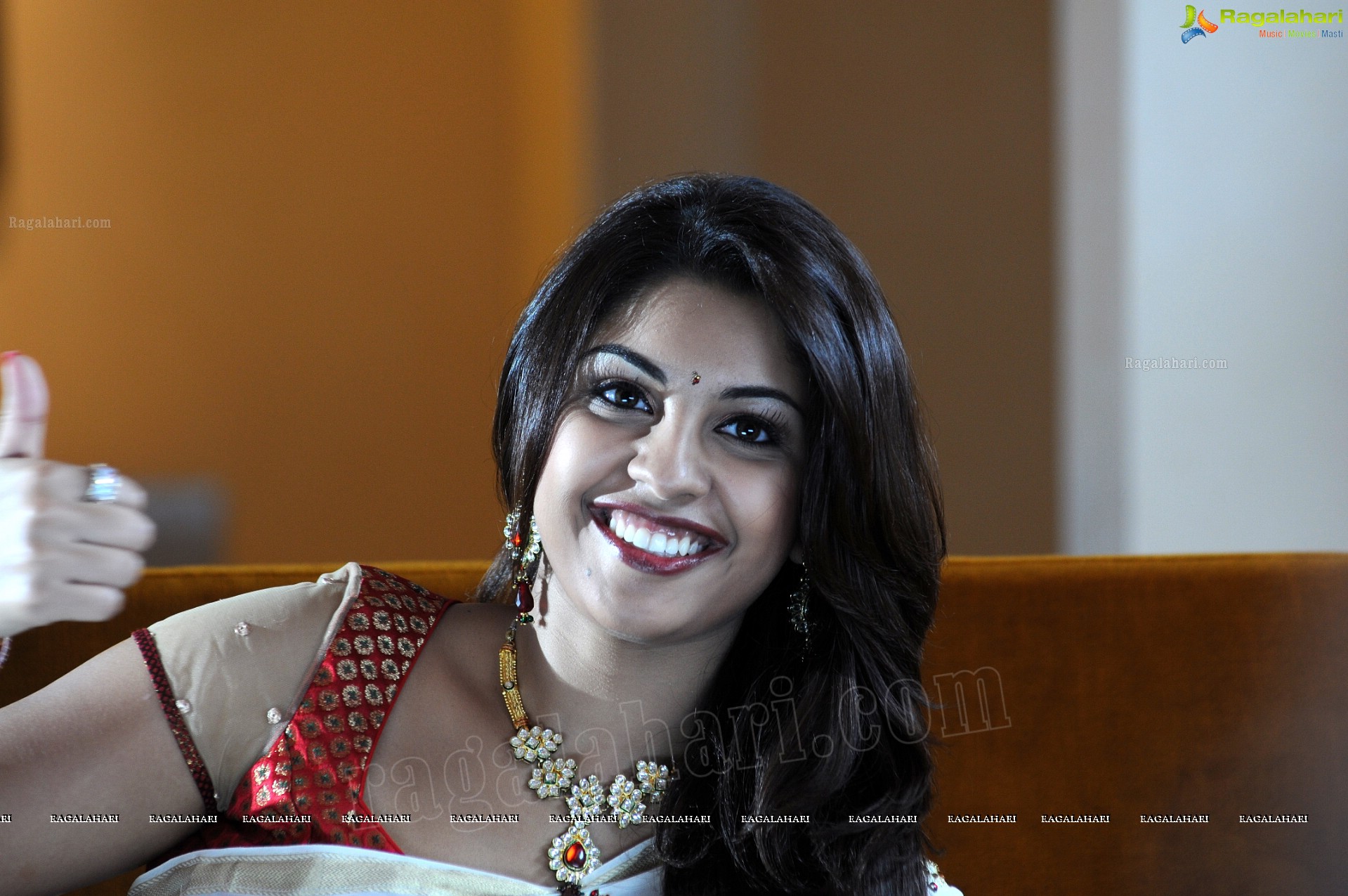 Osthi Stills - HD Wallpaper 