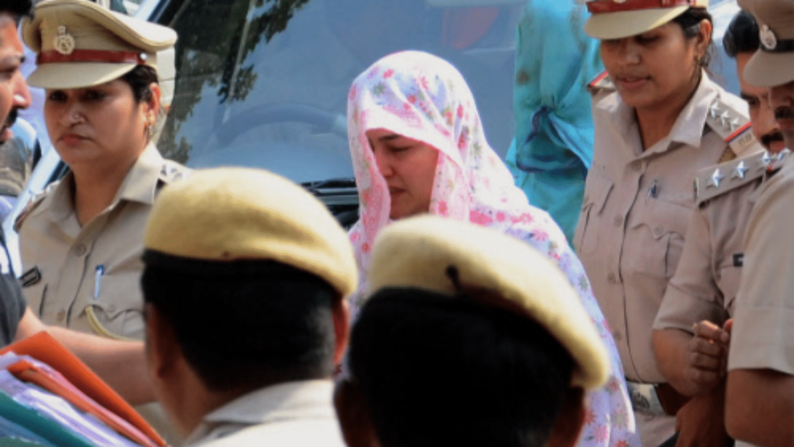 Honeypreet Bail - HD Wallpaper 