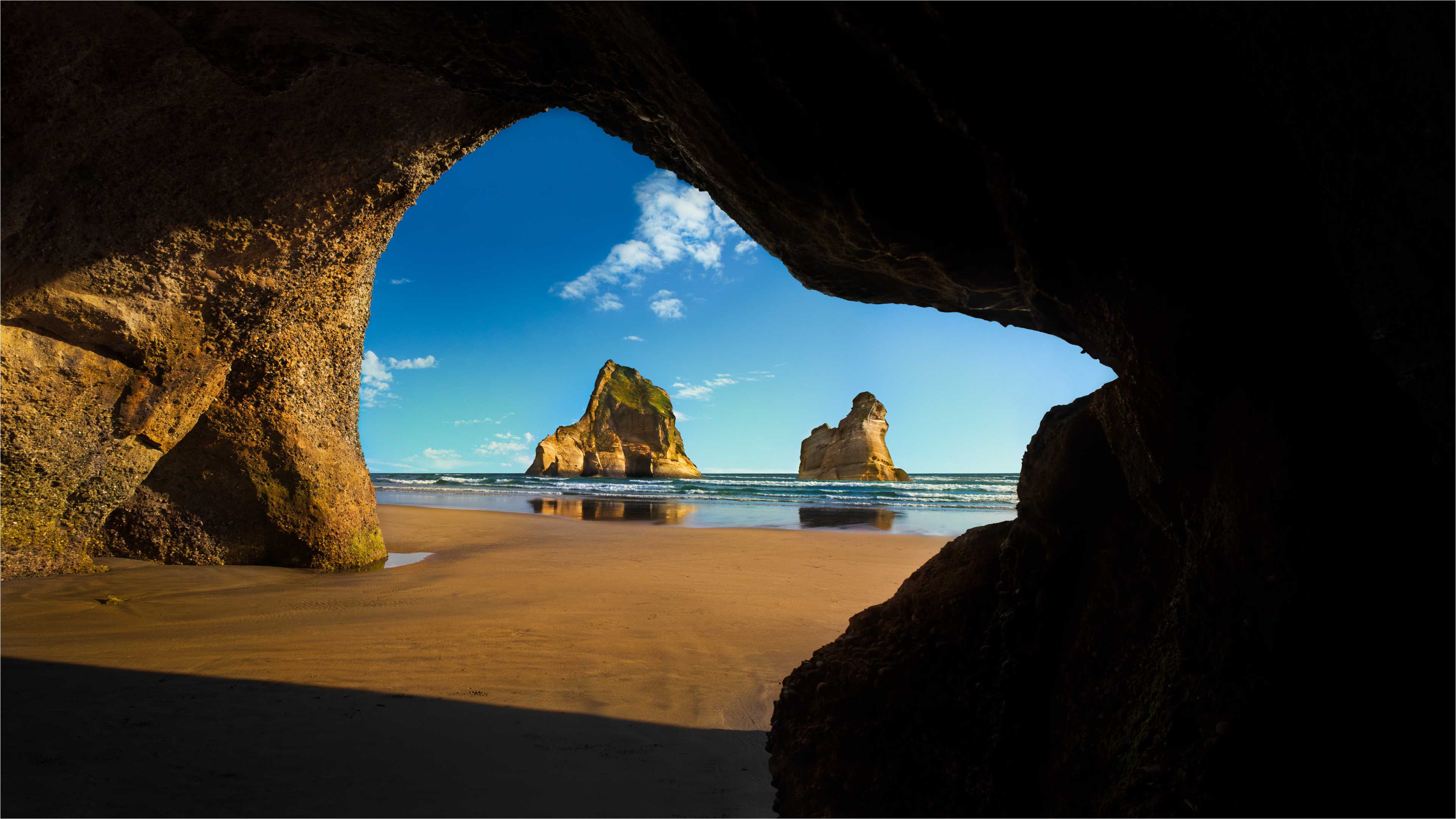 Windows 10 Beach Scene - HD Wallpaper 