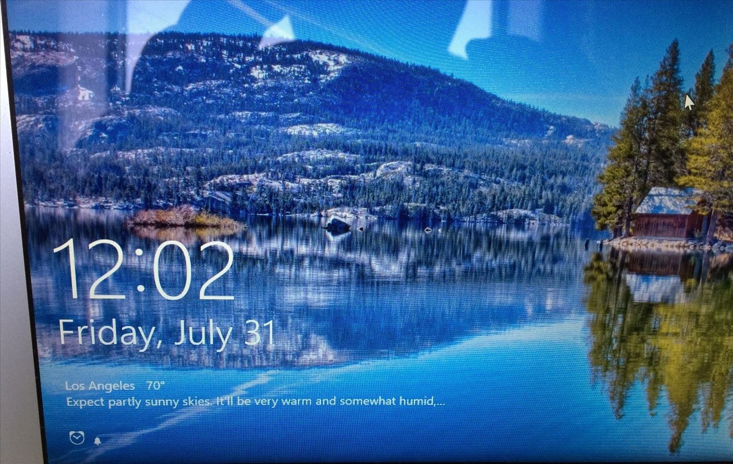 How To Customize The Windows 10 Lock Screen - Hd Wallpaper Pine Tree - HD Wallpaper 