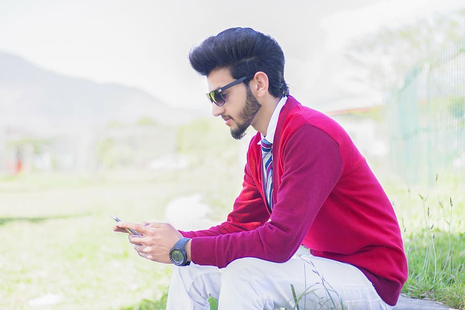 Man In Red Vest Holding Phone Wearing Sunglasses, Stylish - Boys Dp For Instagram - HD Wallpaper 