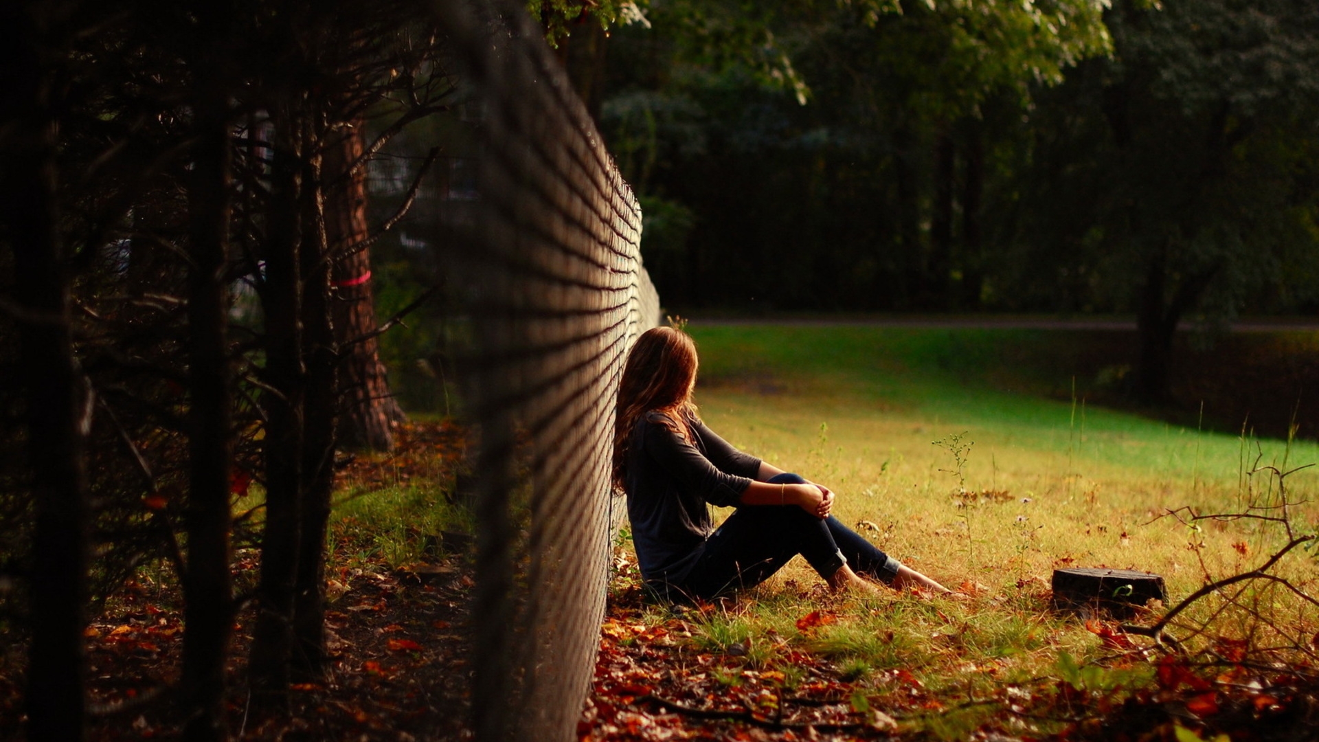 Sad Girl Wallpaper - Full Hd Girl Sad - HD Wallpaper 