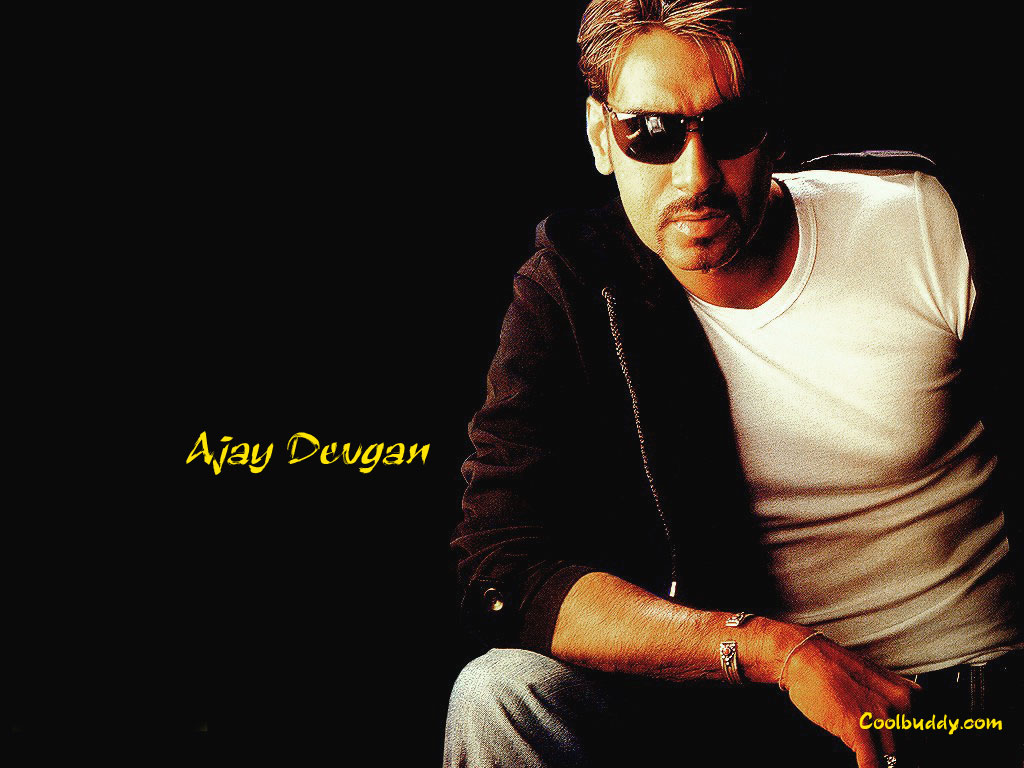 Bollywood Actor Ajay Devgan Poses - HD Wallpaper 