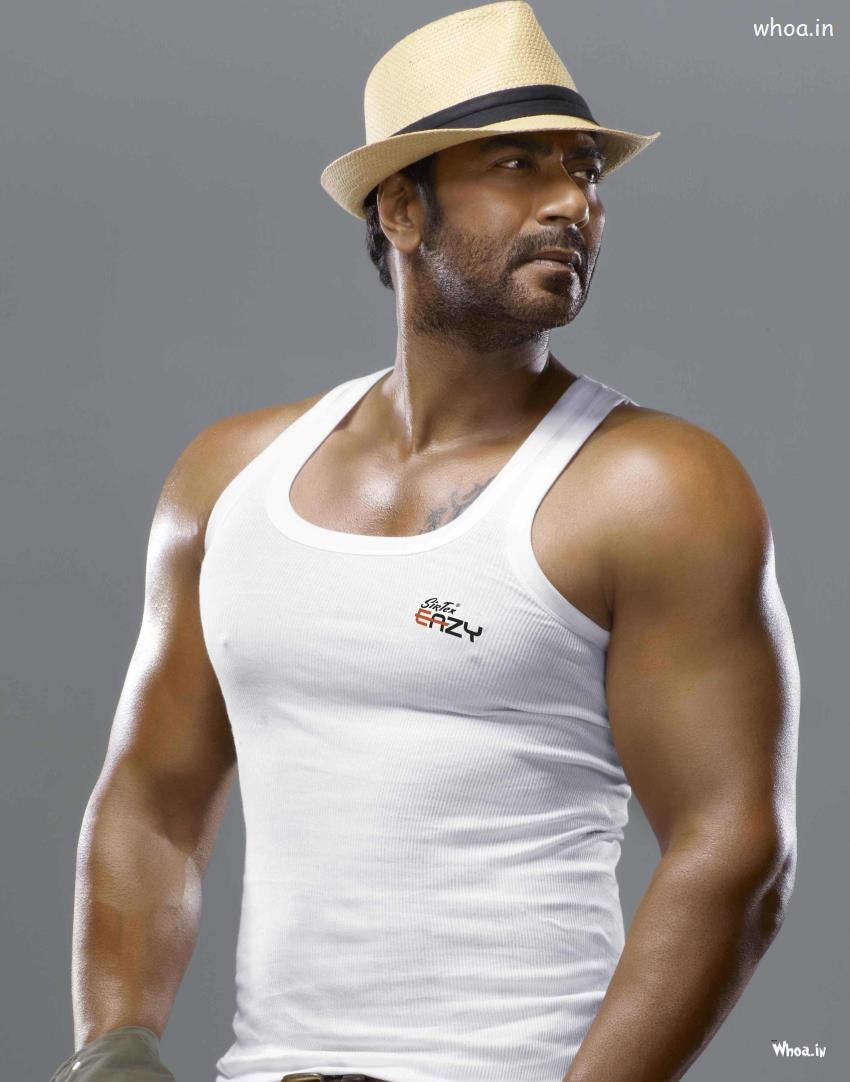 Ajay Devgan Body Shapes With Cap Hd Bollywood Actor - Ajay Devgan - HD Wallpaper 