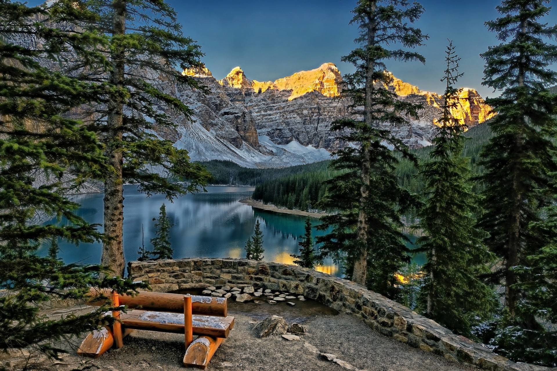 Mountain Peak Canada Wallpaper, Iphone Wallpaper, Facebook - Valley Of The Ten Peaks Canada - HD Wallpaper 