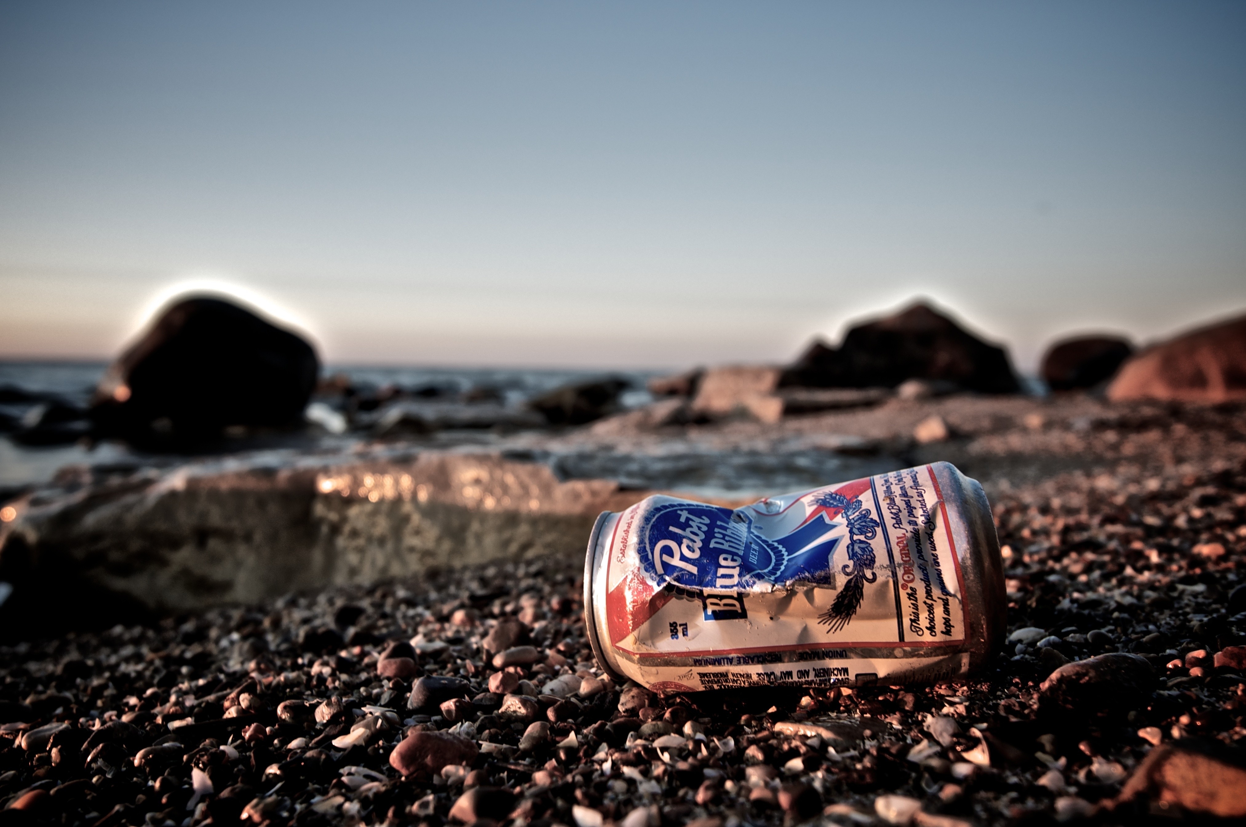Beers Beach Stones Pollution Trash Pebbles Pabst Blue - Trash Hd - HD Wallpaper 