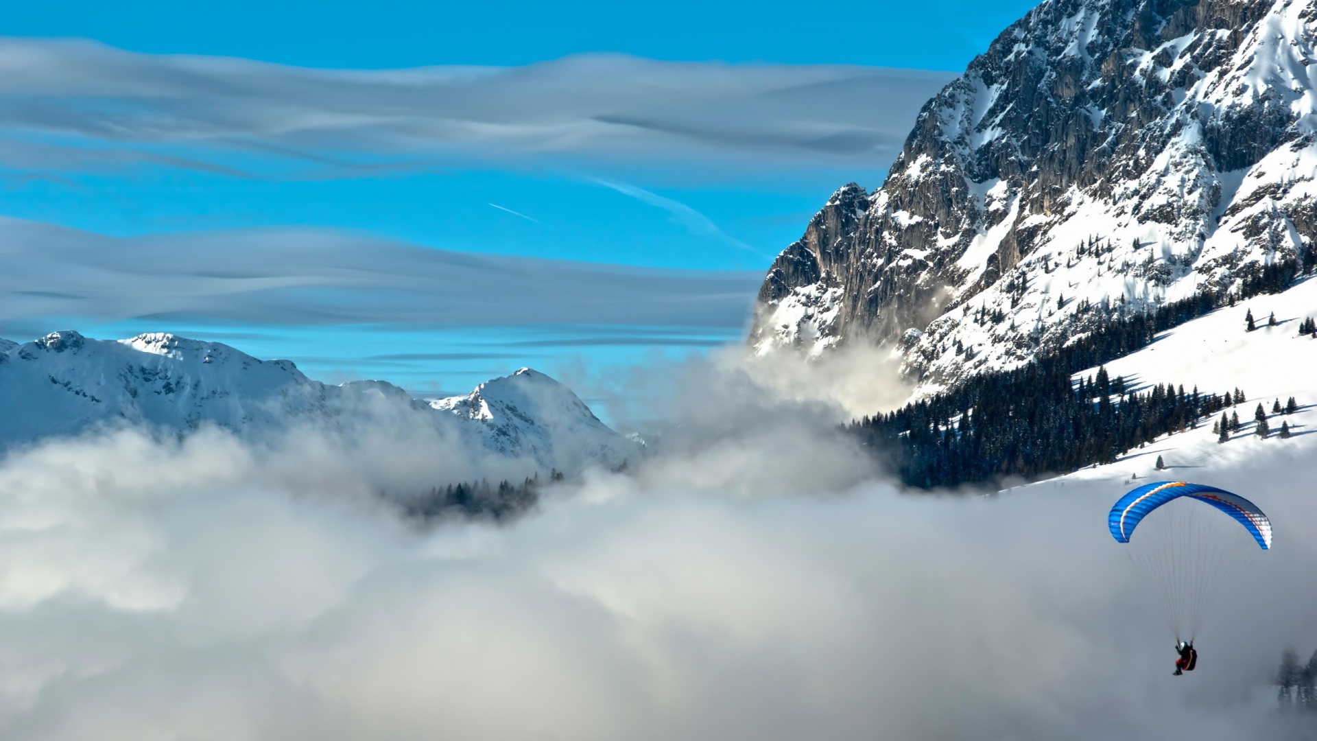 Wallpaper Fog Parachute Mountain - Fond Ecran Saut En Parachute - HD Wallpaper 