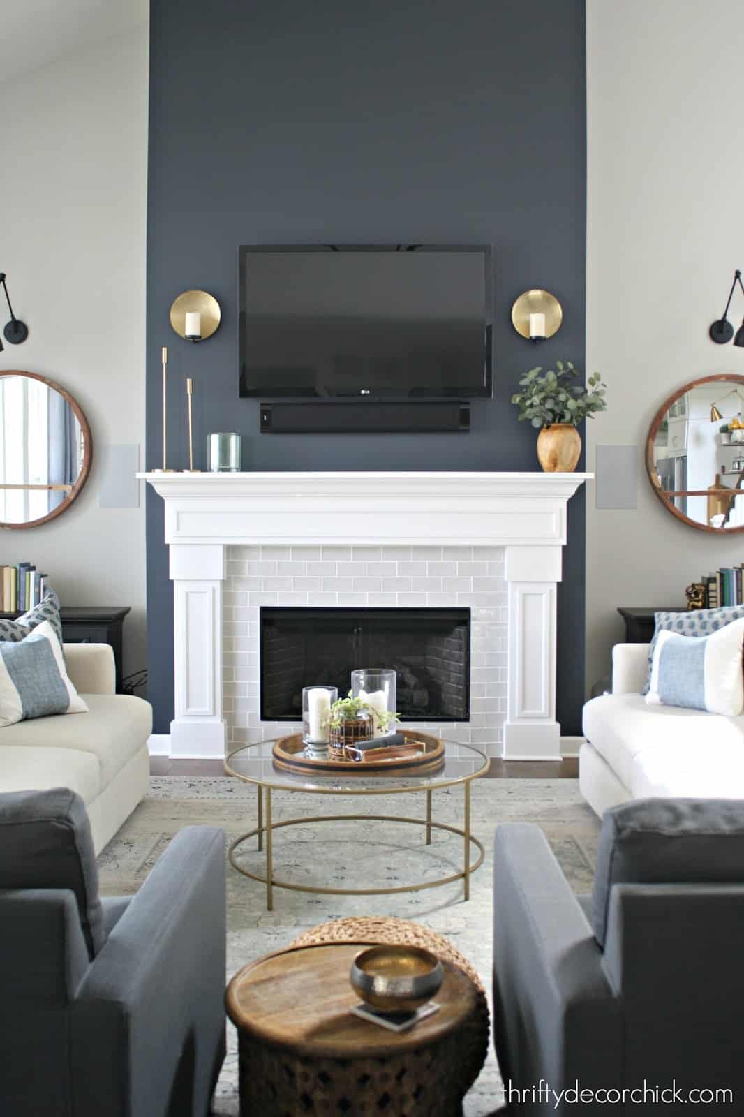 White Fireplace Accent Wall - HD Wallpaper 