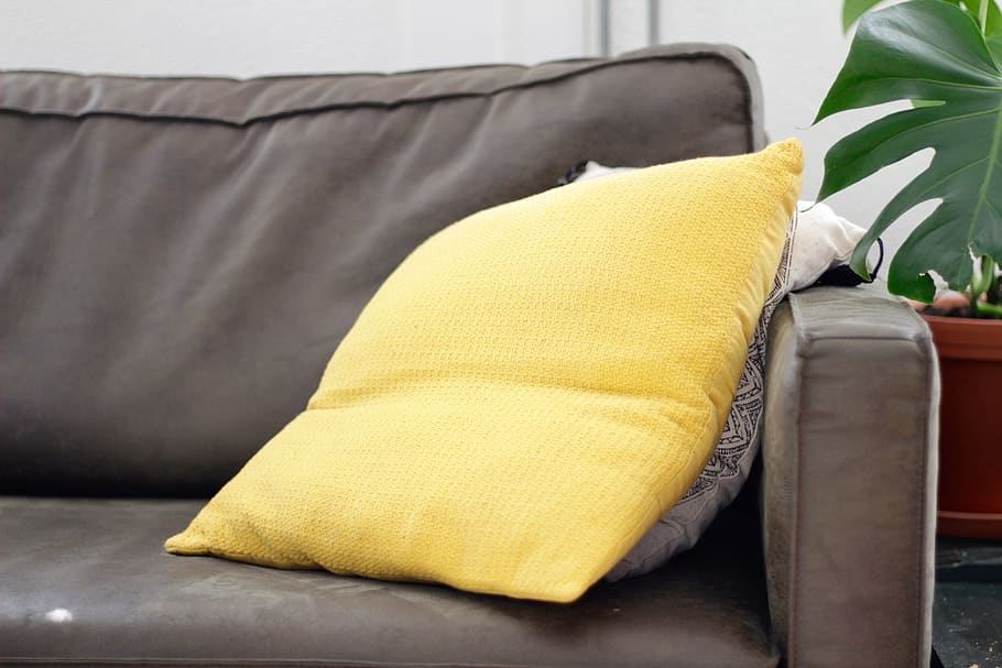 Yellow Throw Pillow, Cushion, Couch, Furniture, Home - HD Wallpaper 
