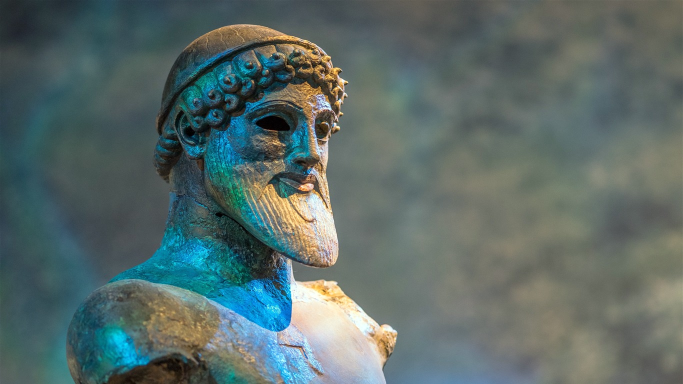 Poseidon God Of The Sea Sculpture Lighting2018 - Science Needs Myths To Thrive - HD Wallpaper 