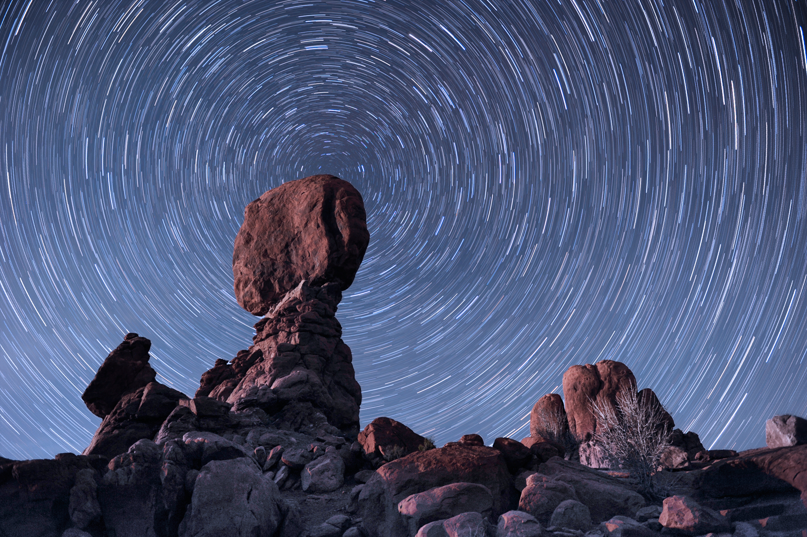 Balance Rock Arches National Park - HD Wallpaper 