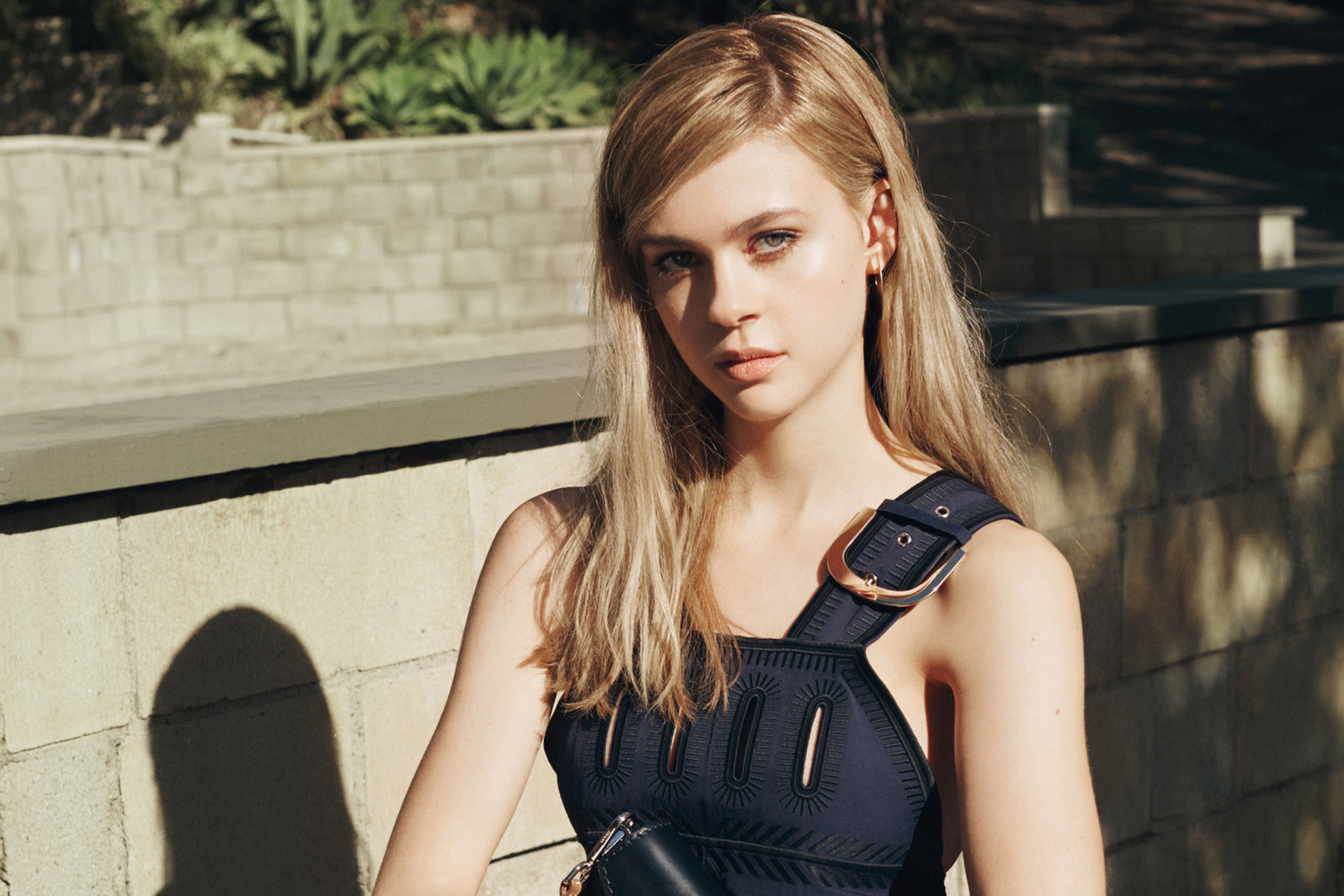 Nicola Peltz - HD Wallpaper 