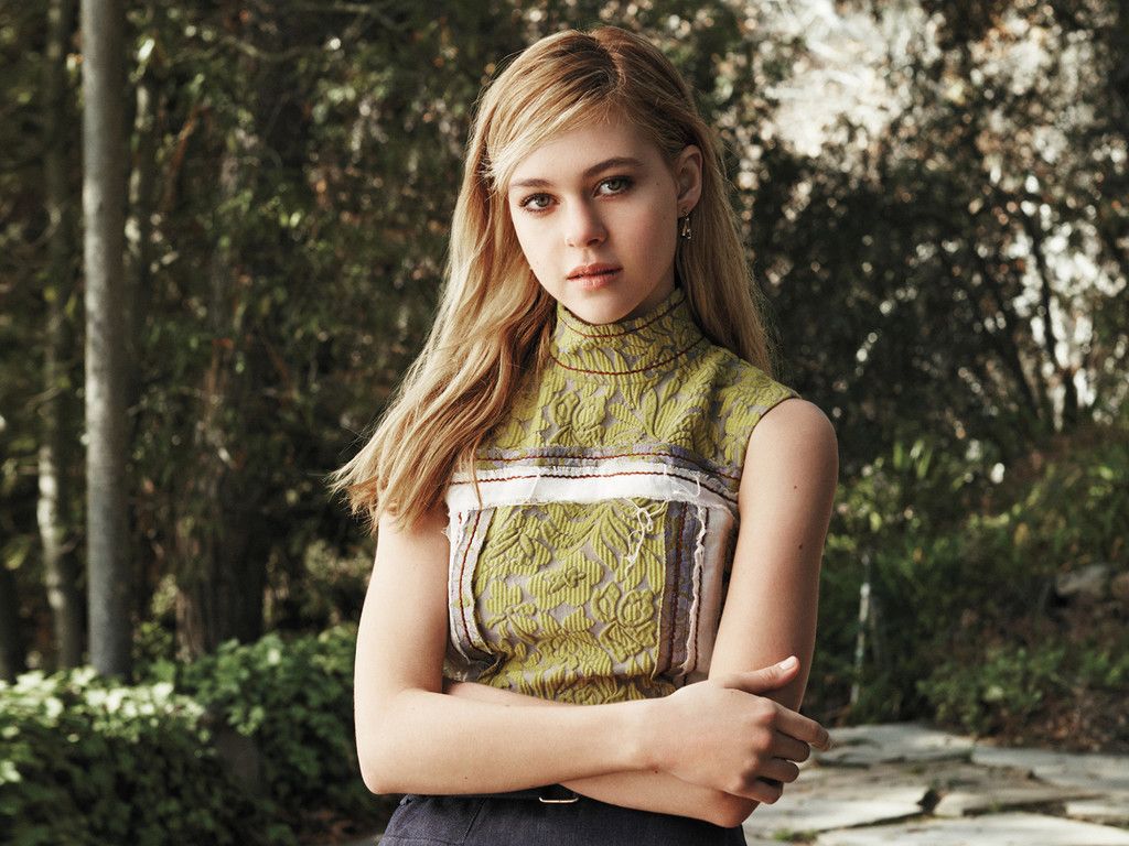 Nicola Peltz - HD Wallpaper 