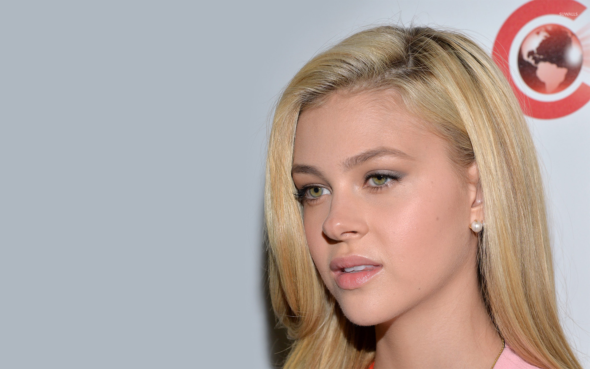 Nicola Peltz Wallpaper - HD Wallpaper 