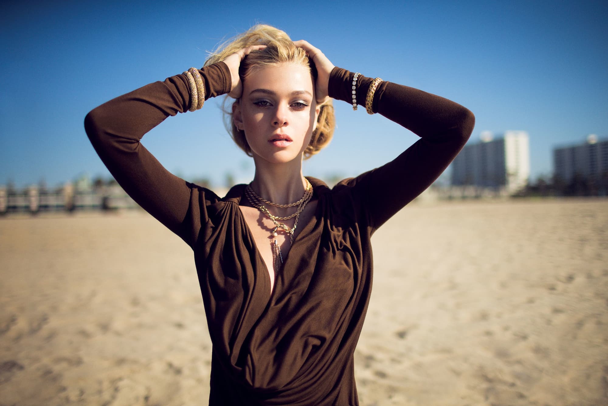 Nicola Peltz - HD Wallpaper 