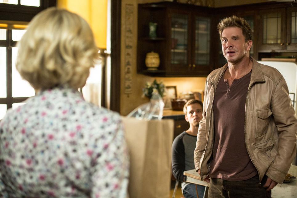 Norma Loses It When She Finds Her Estranged Brother - Kenny Johnson Caleb Calhoun - HD Wallpaper 