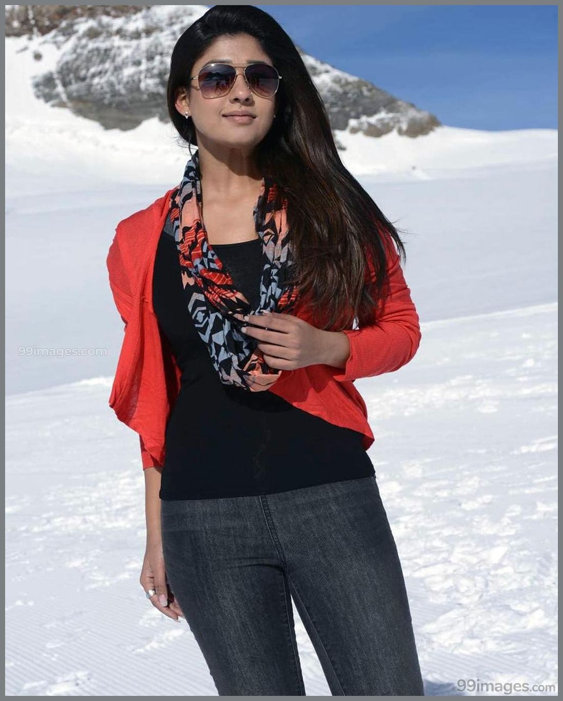 Nayanthara Pic In Jeans - HD Wallpaper 