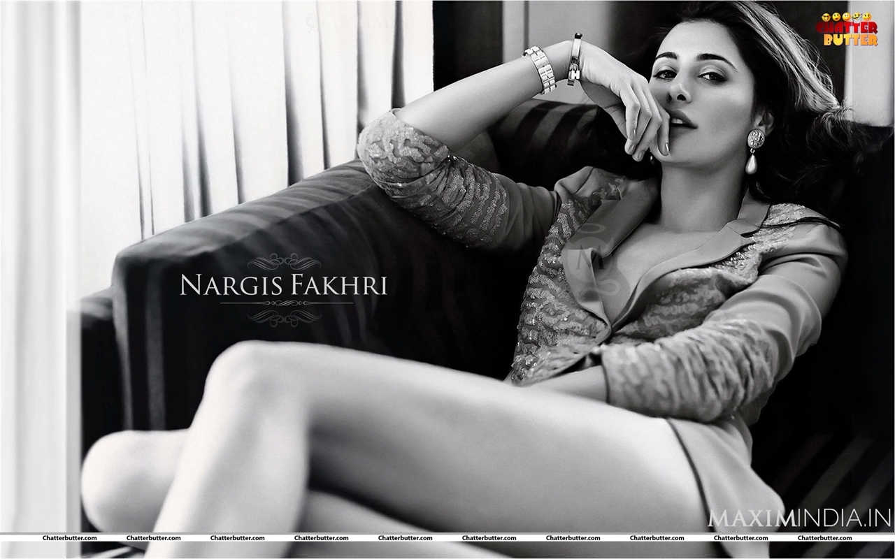 Nargis Fakhri Wallpaper - HD Wallpaper 