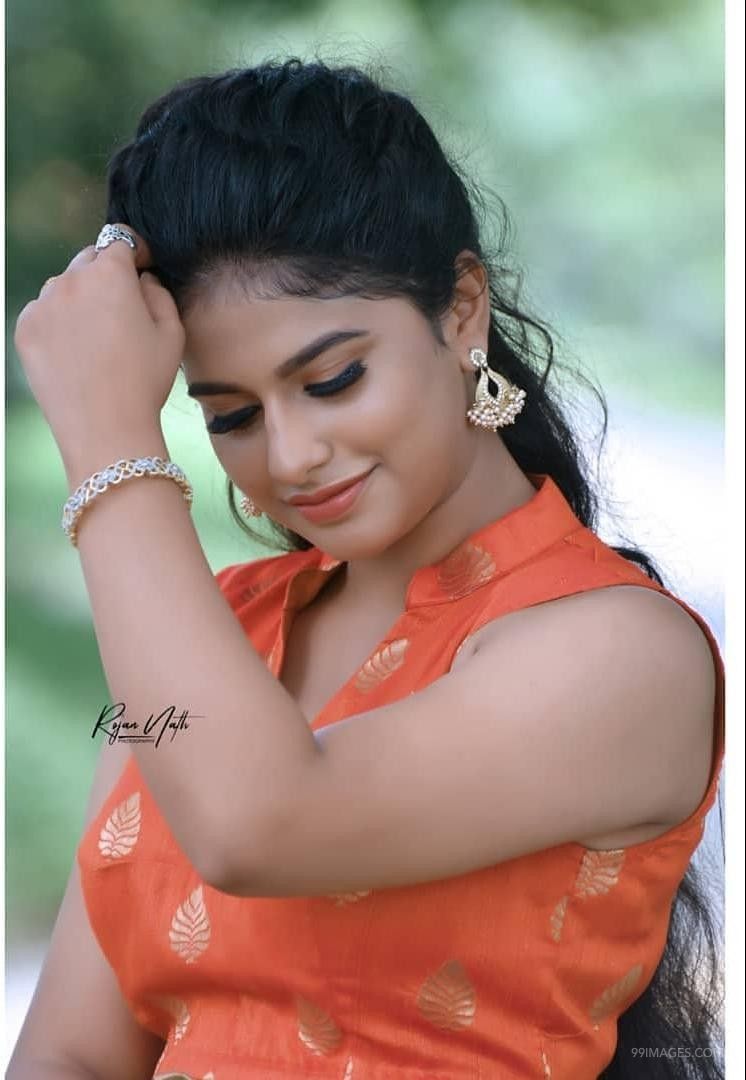 Nayanthara Chakravarthy Hot Beautiful Hd Photos (48322) - HD Wallpaper 