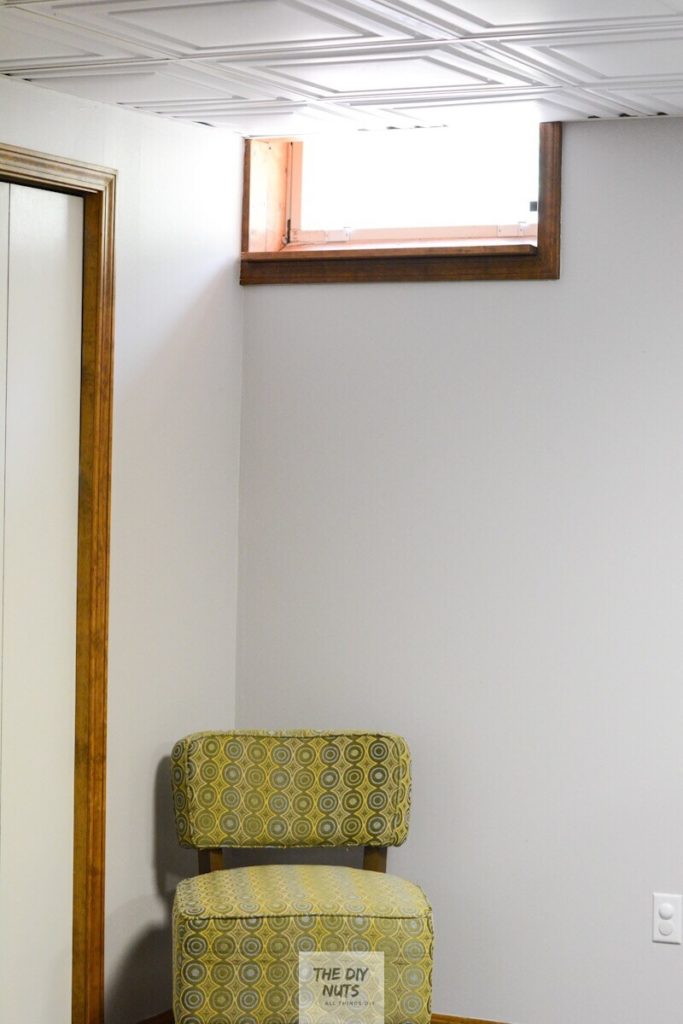 Gray Walls Painted After Wallpaper Sealer With Chair - Wall - HD Wallpaper 