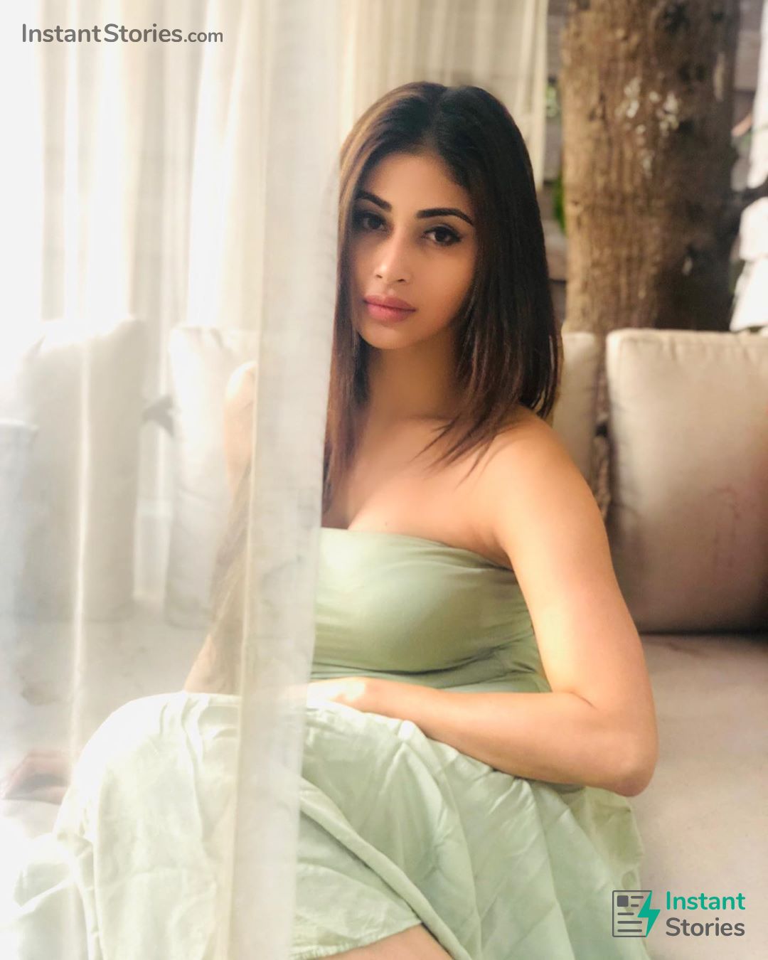 Mouni Roy Latest Hot Images - HD Wallpaper 