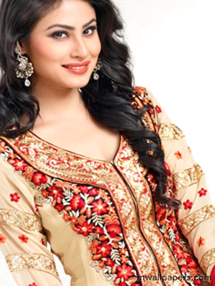 Mouni Roy - HD Wallpaper 
