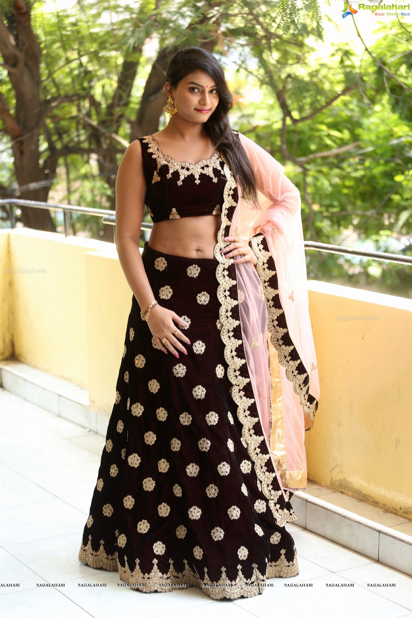 Madhubala - HD Wallpaper 