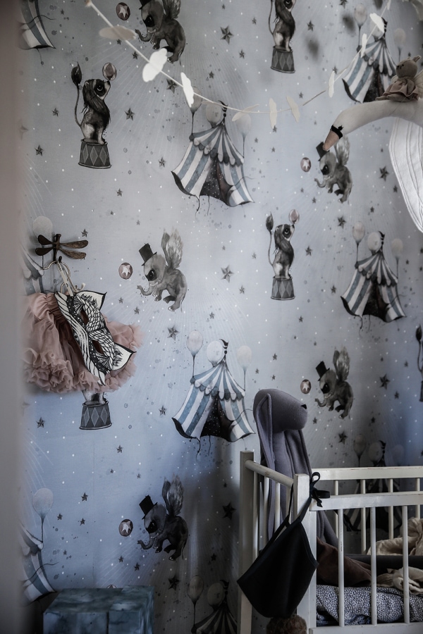 Wallpaper Blue Circus Mrs Mighetto - Tapet Mr Mighetto Circus - HD Wallpaper 