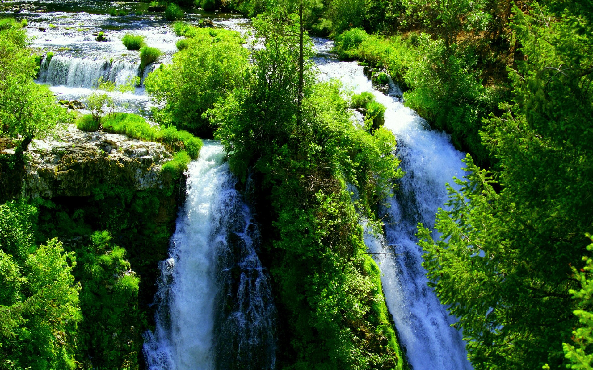 Green Mountain Waterfalls - HD Wallpaper 
