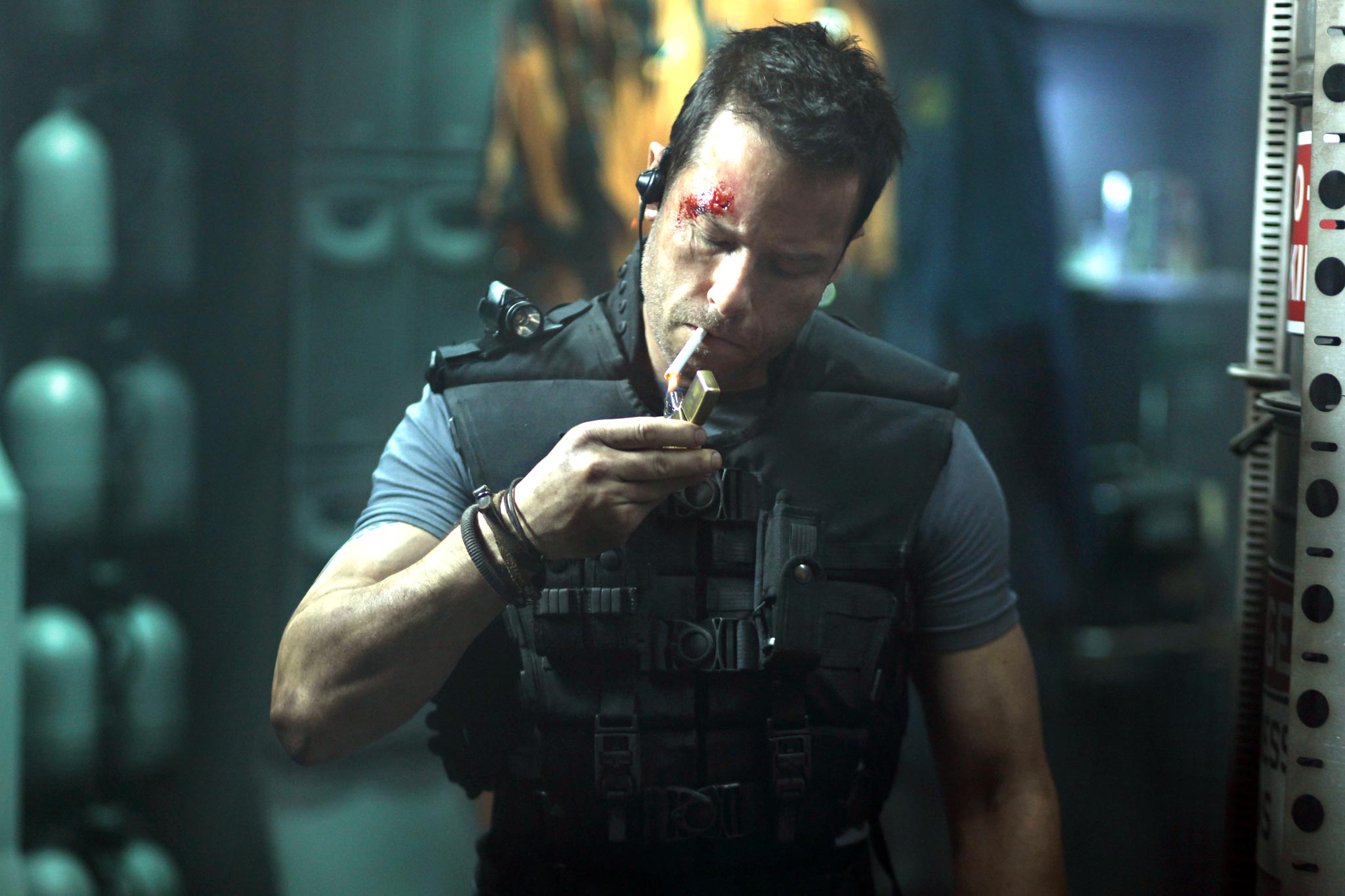 Hd Quality Wallpaper - Guy Pearce Lockout - HD Wallpaper 