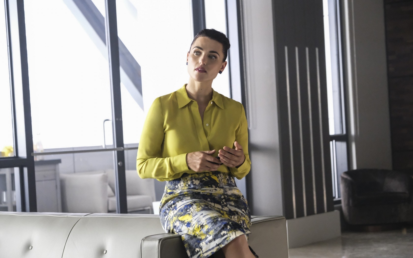 Katie Mcgrath, Actress, Earrings, Fashion - Katie Mcgrath 2018 Supergirl - HD Wallpaper 