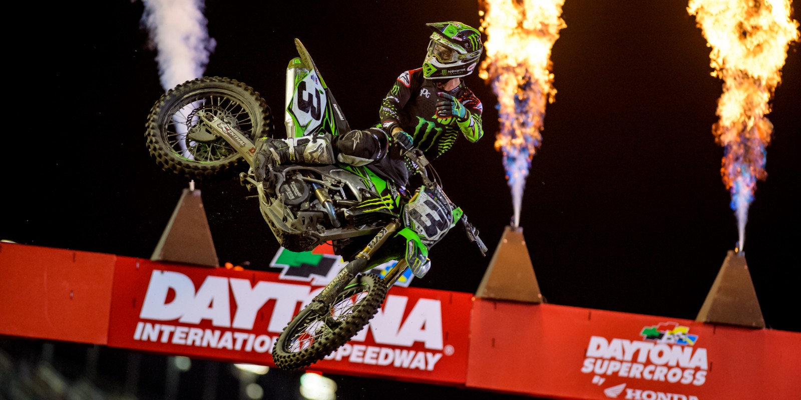 Daytona International Speedway - HD Wallpaper 