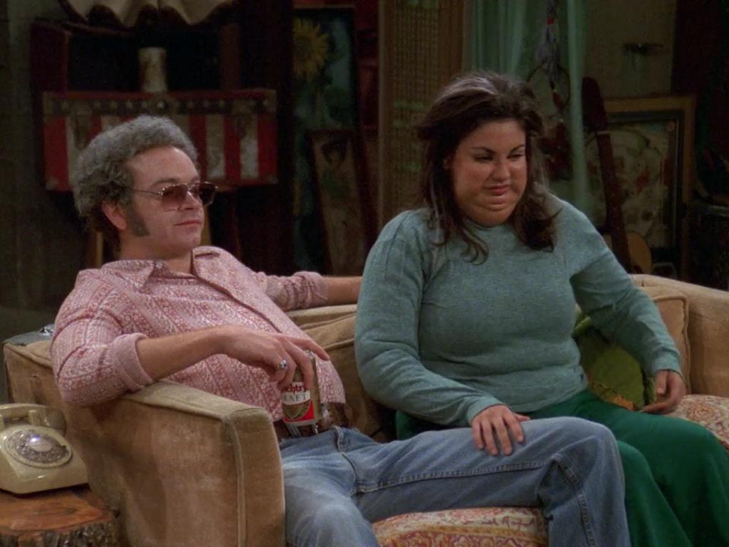 Sitting - HD Wallpaper 