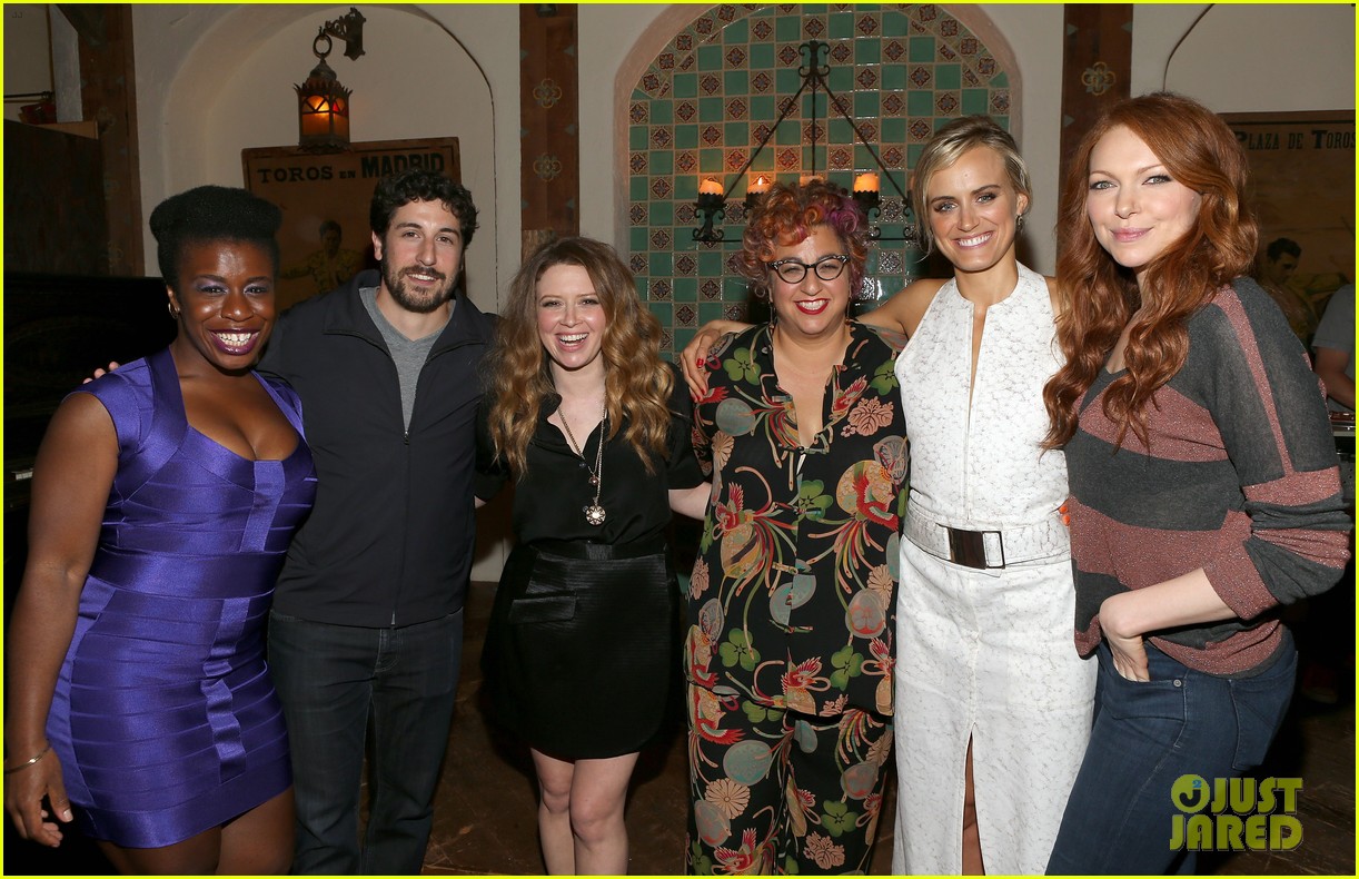 Taylor Schilling Orange Is The New Black Screening - Ruby Rose And Natasha Lyonne - HD Wallpaper 