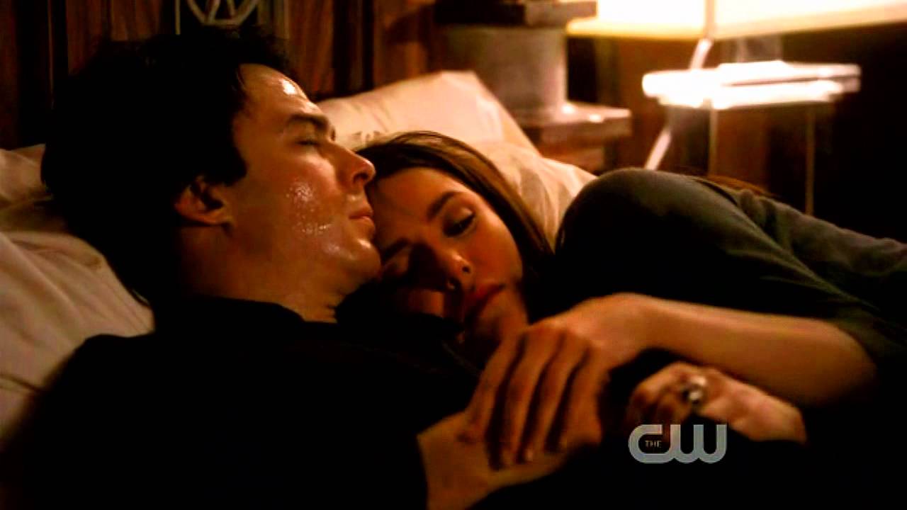 Damon And Elena - HD Wallpaper 