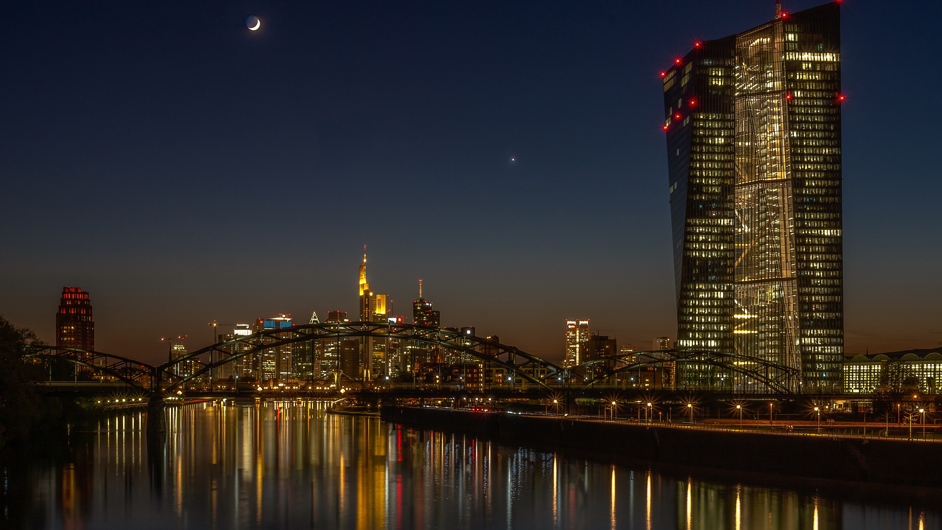 Wallpaper Germany, Frankfurt, Bridge, River, Night, - Frankfurt 4k - HD Wallpaper 