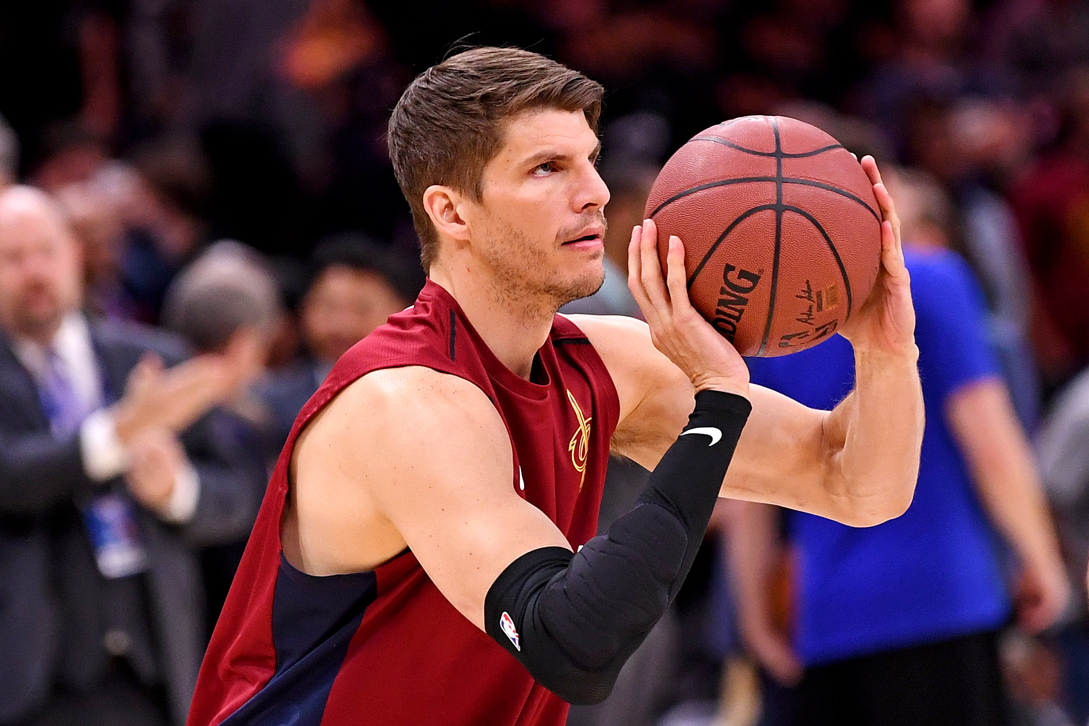 Kyle Korver Haircut Style - HD Wallpaper 